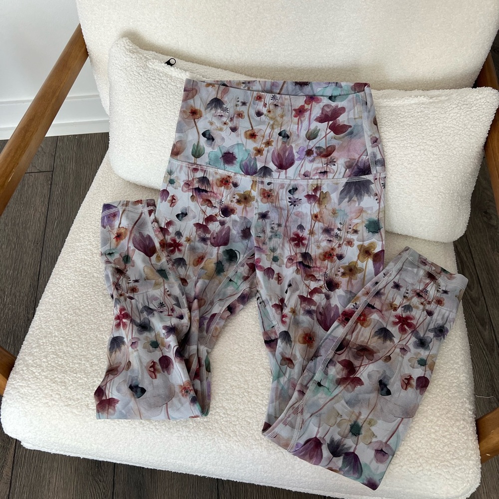 Lululemon leggings size 4